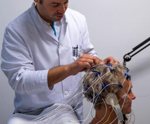 ÉLECTROENCÉPHALOGRAPHIE (EEG)