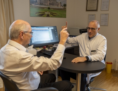 ENTRETIEN SPÉCIFIQUE CONCERNANT LA MALADIE DE PARKINSON ET LES TROUBLES MOTEURS