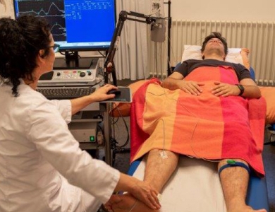 POTENTIELS ÉVOQUÉS SOMESTHÉSIQUES (PES)